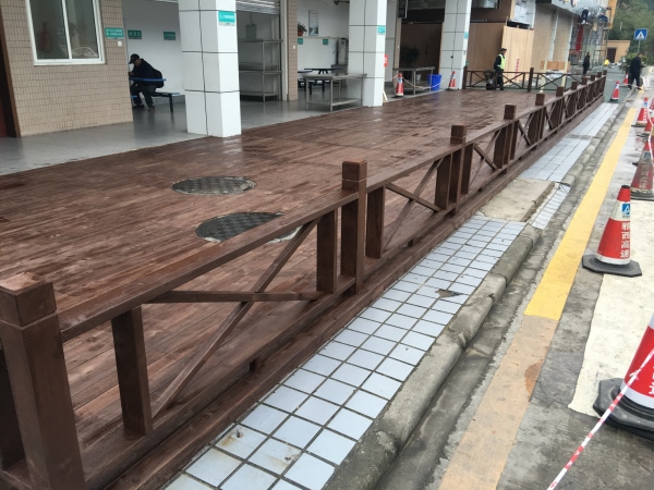 樂(lè)山防腐木棧道